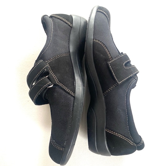 NEW Strictly Comfort Black flat sneaker shoes, Size 7 1/2 - Picture 6 of 10
